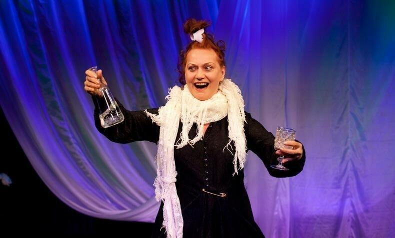 Театр мне, что ли, к чёрту послать?