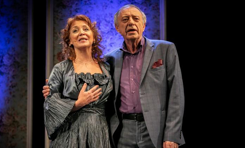 О любви немало песен сложено