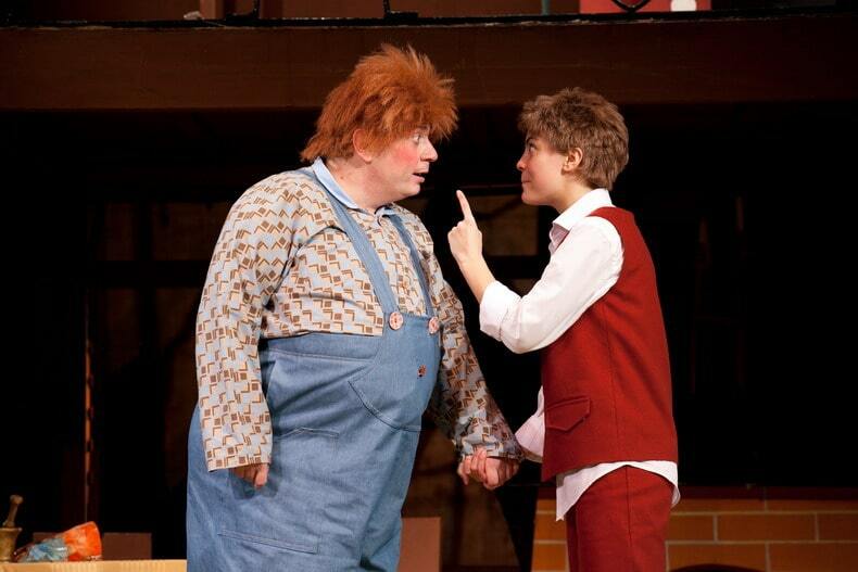 Малыш и Карлсон, который живет на крыше